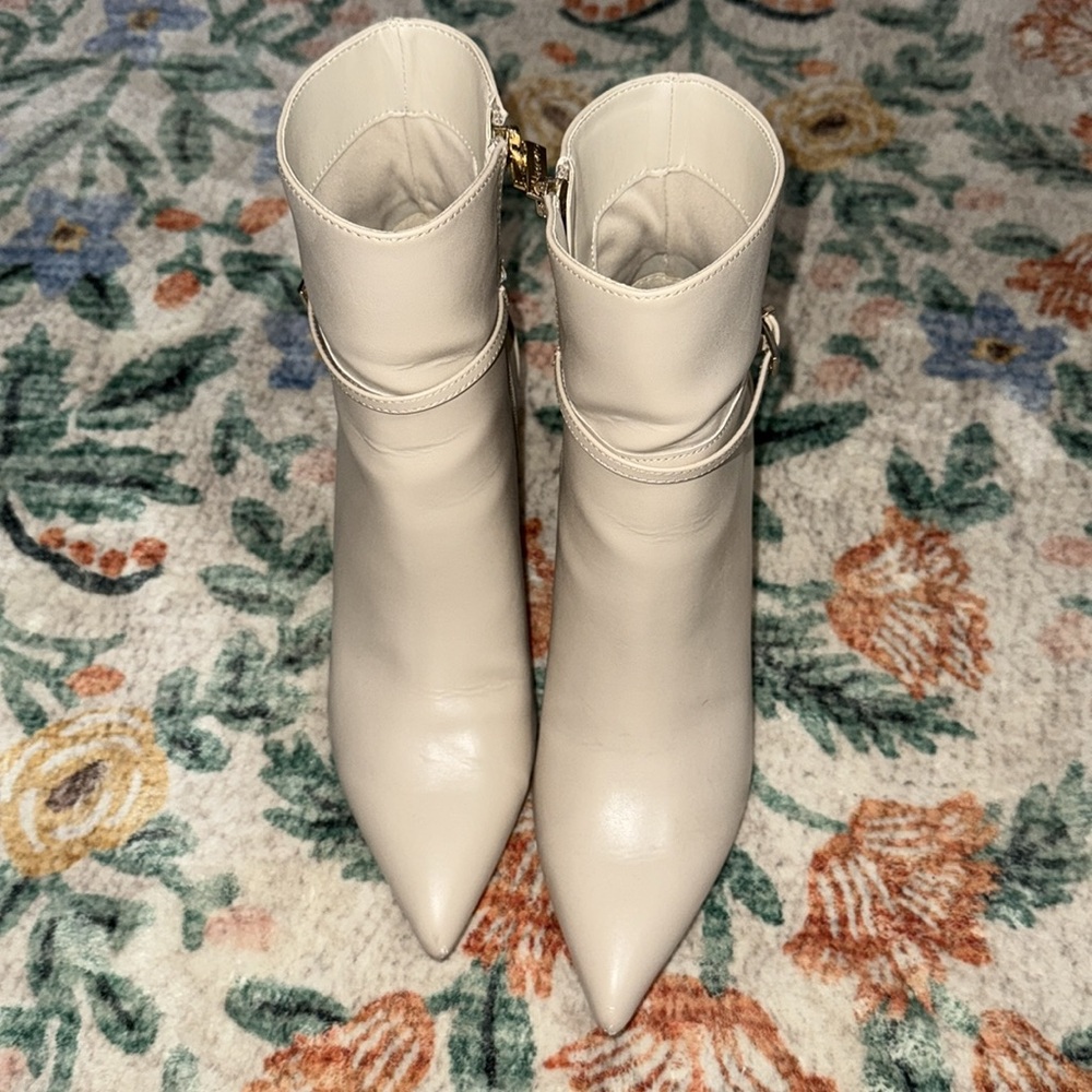 Calvin Klein Vivera Pointy Toe Stiletto Heel Cream Dress Booties size 7.5 - Picture 4 of 6